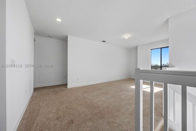 Lakefront home with 3 bedrooms and 2.5 bathrooms in Maple Ridge - photo 22