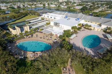 Spectacular open concept 1 bedroom 1.5 bath. This condo is in a - photo 27