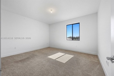 Lakefront home with 3 bedrooms and 2.5 bathrooms in Maple Ridge - photo 31