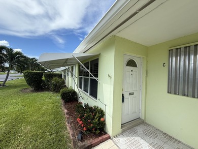 Welcome to this charming villa-style 1 bedroom, 1.5 bath condo - photo 32