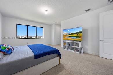 Lakefront home with 3 bedrooms and 2.5 bathrooms in Maple Ridge - photo 33