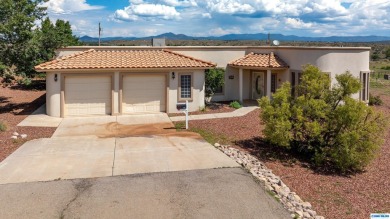 VERY LIVABLE! Open floor plan for a light, spacious concept with