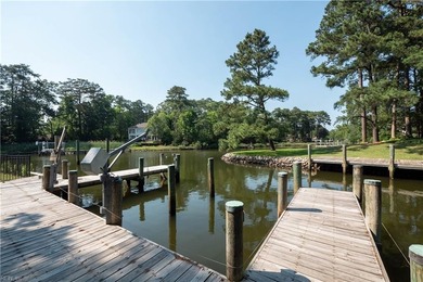 Rare Birdneck Point waterfront estate on a spectacular 1.2-acre - photo 4