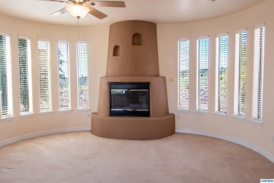 VERY LIVABLE! Open floor plan for a light, spacious concept with