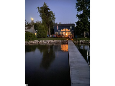 Big Platte Lake Home For Sale in Beulah Michigan