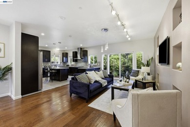 Welcome Home to 307 Dana St! This Property has been completely - photo 4