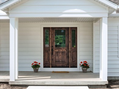 Welcome to this exceptional custom-built 3-bedroom, 2-bath home - photo 4