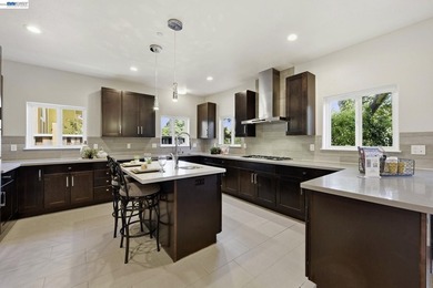 Welcome Home to 307 Dana St! This Property has been completely - photo 7