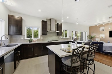 Welcome Home to 307 Dana St! This Property has been completely - photo 8
