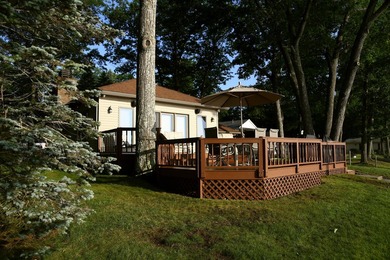Welcome to this exceptionally well-maintained 3-bedroom, 2-bath - photo 2