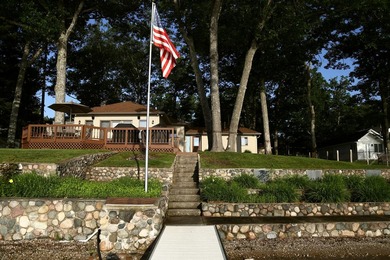 Welcome to this exceptionally well-maintained 3-bedroom, 2-bath - photo 5