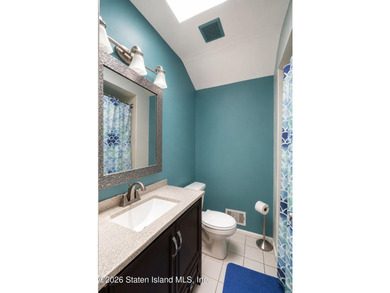 Welcome to this beautifully maintained, mint-condition attached - photo 11