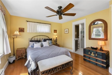 This stunning 3-bedroom, 2.5-bathroom home offers the ultimate - photo 12