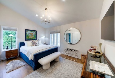 This contemporary Hamptons escape on 2 acres in the heart of - photo 12