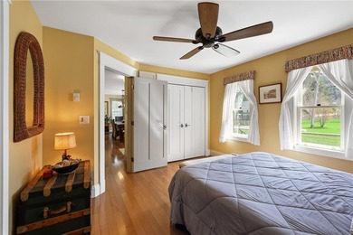 This stunning 3-bedroom, 2.5-bathroom home offers the ultimate - photo 13