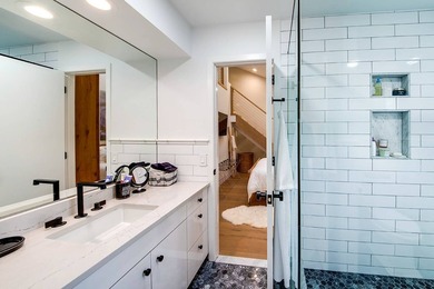 This contemporary Hamptons escape on 2 acres in the heart of - photo 13