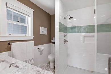 This stunning 3-bedroom, 2.5-bathroom home offers the ultimate - photo 14
