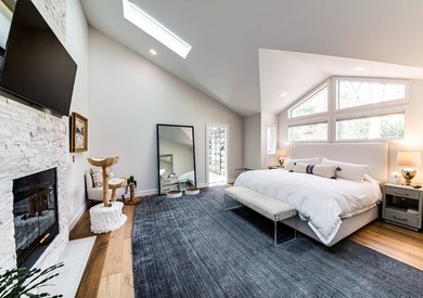 This contemporary Hamptons escape on 2 acres in the heart of - photo 17