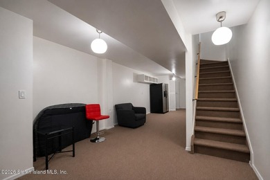 Welcome to this beautifully maintained, mint-condition attached - photo 17