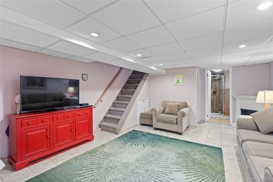 Beautiful move-in condition 2-bedroom, 2-bath home located on a - photo 18