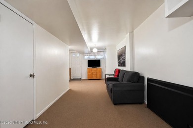 Welcome to this beautifully maintained, mint-condition attached - photo 18