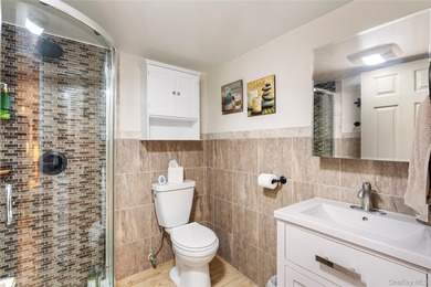 Beautiful move-in condition 2-bedroom, 2-bath home located on a - photo 19