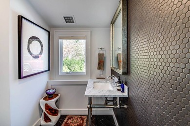 This contemporary Hamptons escape on 2 acres in the heart of - photo 21