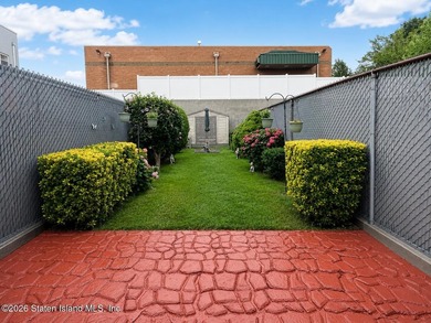 Welcome to this beautifully maintained, mint-condition attached - photo 21