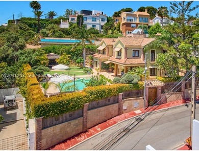 Exclusive Mediterranean Villa | 5 Bedrooms | Pool, Gym & Sea - photo 3