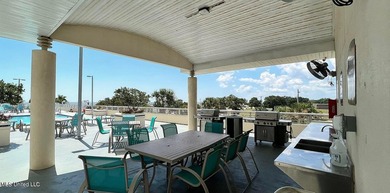 ***Short Term Rentals allowed***Fully furnished condo ready to