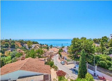 Exclusive Mediterranean Villa | 5 Bedrooms | Pool, Gym & Sea - photo 5