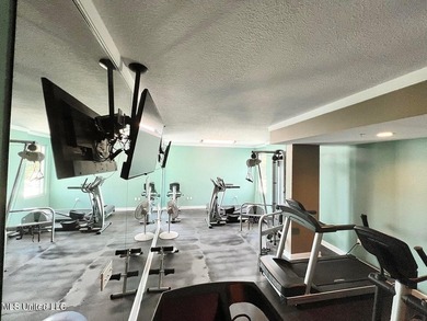 ***Short Term Rentals allowed***Fully furnished condo ready to