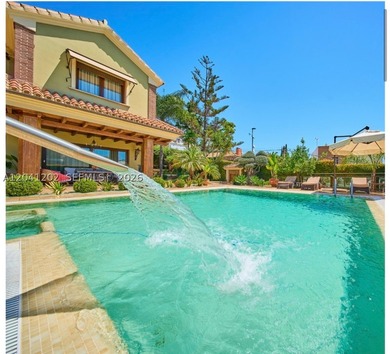 Exclusive Mediterranean Villa | 5 Bedrooms | Pool, Gym & Sea - photo 8