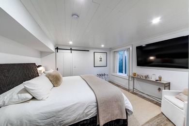 This contemporary Hamptons escape on 2 acres in the heart of - photo 28
