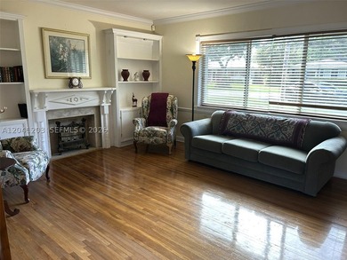 PRIME MIAMI SHORES LOCATION WITHIN SHORT WALKING DISTANCE TO - photo 4