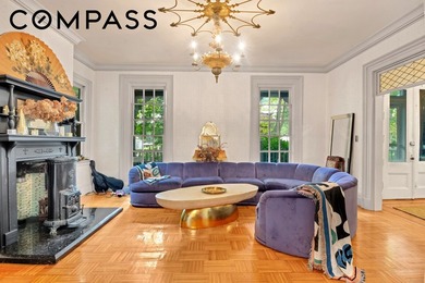 Rarely available in Staten Island's North Shore. This stunning - photo 5