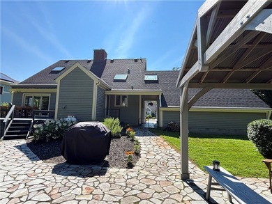 This stunning 3-bedroom, 2.5-bathroom home offers the ultimate - photo 36
