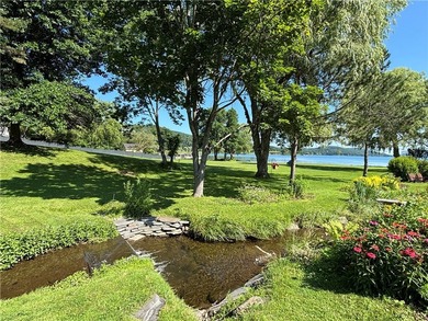 This stunning 3-bedroom, 2.5-bathroom home offers the ultimate - photo 39