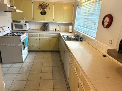 PRIME MIAMI SHORES LOCATION WITHIN SHORT WALKING DISTANCE TO - photo 10