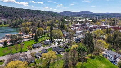 This stunning 3-bedroom, 2.5-bathroom home offers the ultimate - photo 41