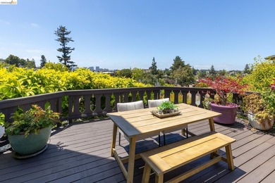 Welcome to this charming Crocker Traditional with character and - photo 9