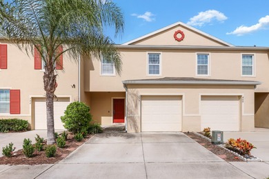 (private lake, pond, creek) Townhome/Townhouse For Sale in Davenport Florida
