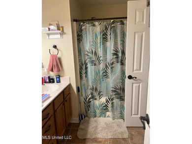 GREAT NEIGHBORHOOD,NICE HOME-TENANT ON MONTH TO MONTH,GOOD FLOOR - photo 14