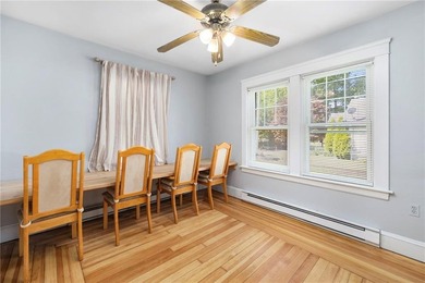 Charming 3-bedroom Bungalow situated on an oversized lot in a - photo 14