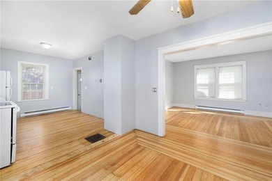 Charming 3-bedroom Bungalow situated on an oversized lot in a - photo 16