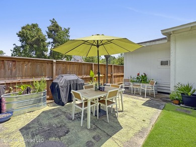 Brand New FORTIFIED ROOF Just minutes to the beach, this - photo 19