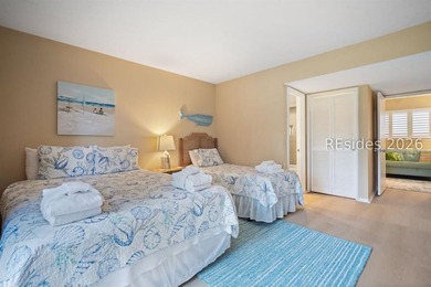 Desirable CORNER UNIT offering a rare and versatile TWO-BEDROOM - photo 21