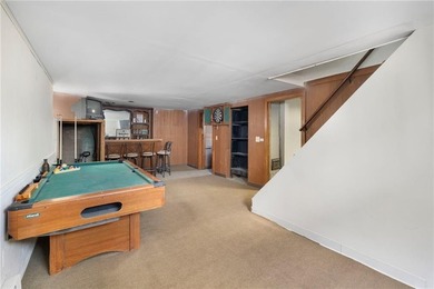Charming 3-bedroom Bungalow situated on an oversized lot in a - photo 21