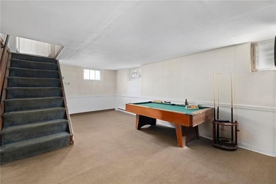 Charming 3-bedroom Bungalow situated on an oversized lot in a - photo 22