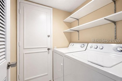 Desirable CORNER UNIT offering a rare and versatile TWO-BEDROOM - photo 25